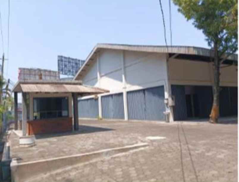 disewakan gudang siap pakai di taman