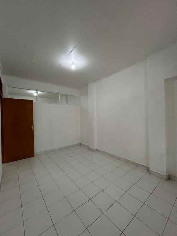 disewakan rumah bagus 2 lt belakang mall kelapa gading