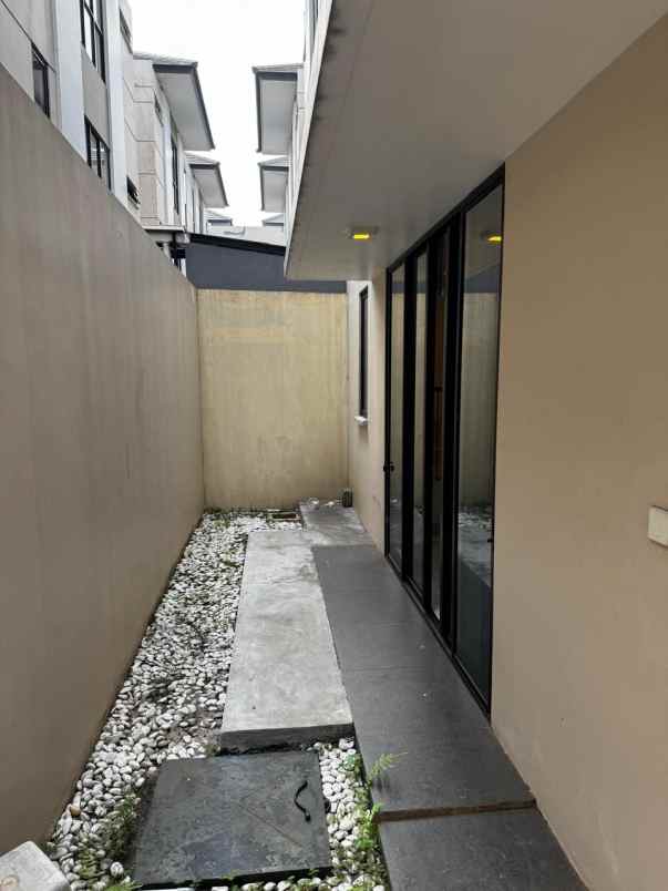 disewakan rumah cluster semayang asya jgc