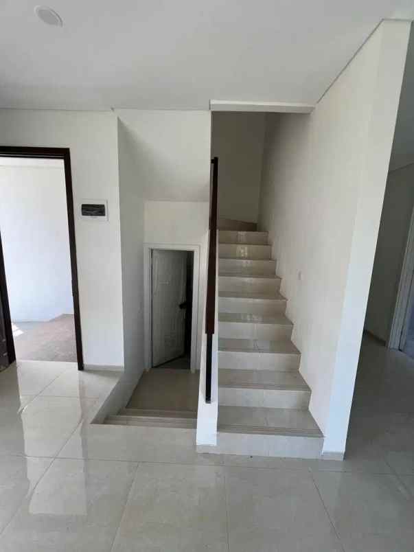 disewakan rumah discovery bintaro