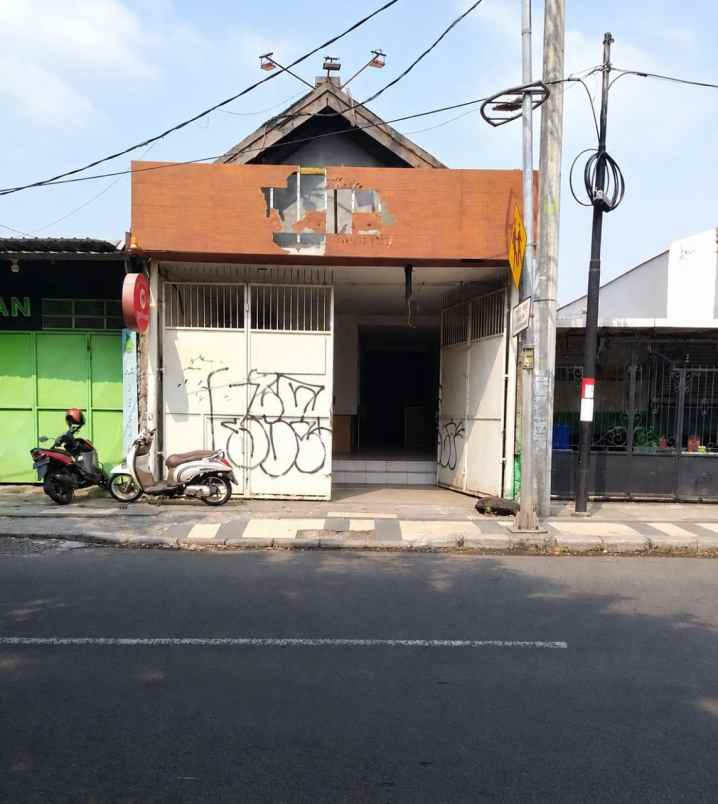 disewakan rumah jalan raya wiyung wiyung