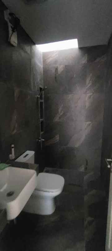 disewakan rumah karang tengah