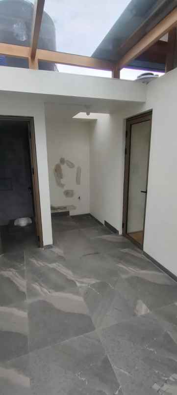 disewakan rumah karang tengah