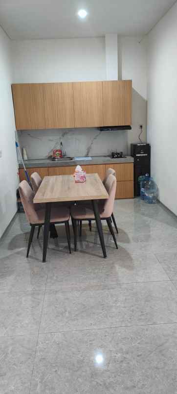 disewakan rumah karang tengah