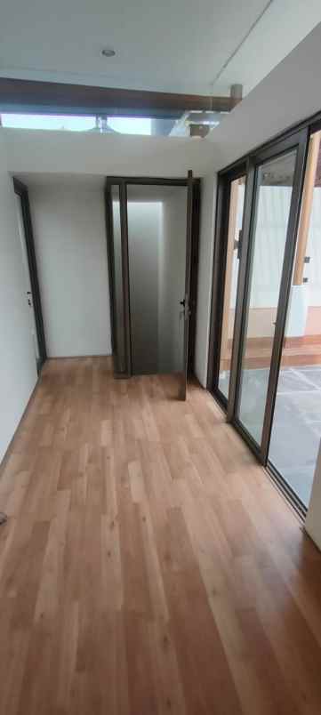 disewakan rumah karang tengah