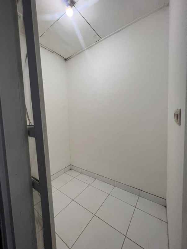 disewakan rumah kelapa kopyor kelapa gading