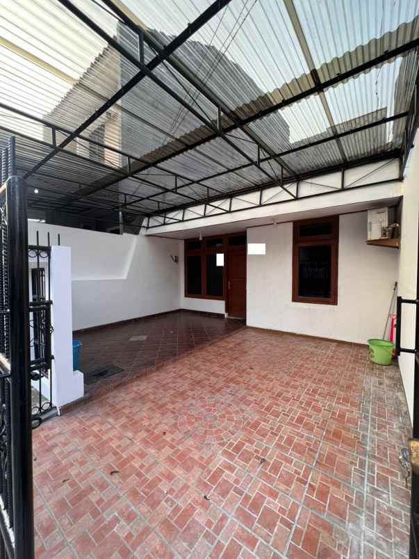 disewakan rumah kelapa kopyor kelapa gading