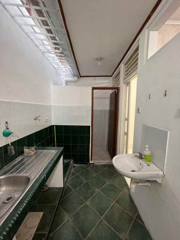 disewakan rumah kelapa kopyor kelapa gading