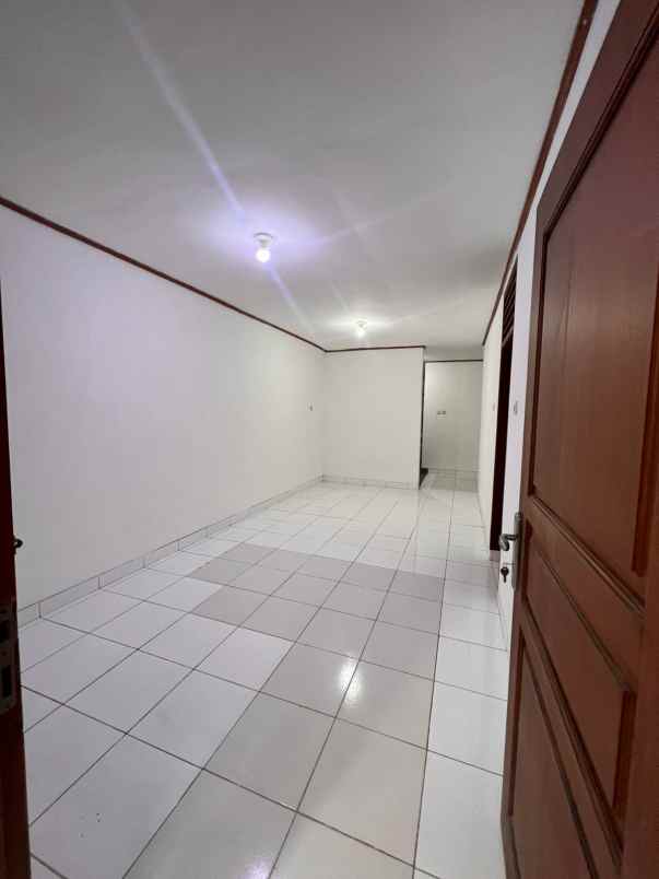 disewakan rumah kelapa kopyor kelapa gading