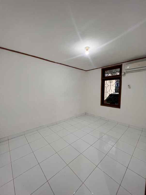 disewakan rumah kelapa kopyor kelapa gading