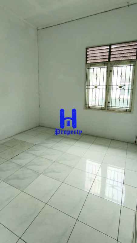 disewakan rumah komplek cemara hijau jalan