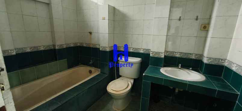 disewakan rumah komplek cemara hijau jalan