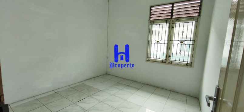 disewakan rumah komplek cemara hijau jalan