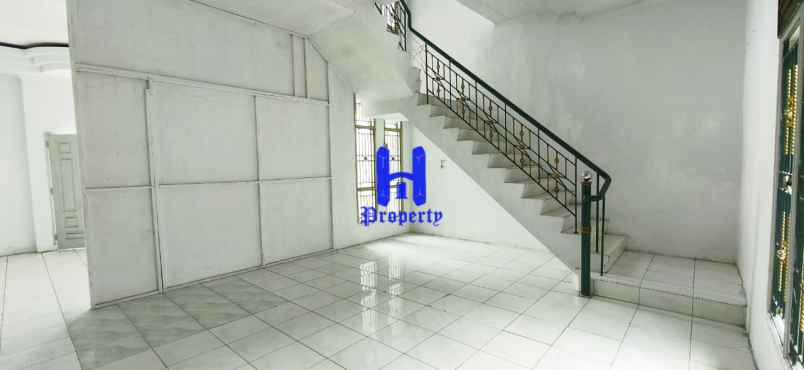 disewakan rumah komplek cemara hijau jalan