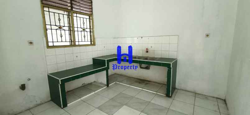 disewakan rumah komplek cemara hijau jalan