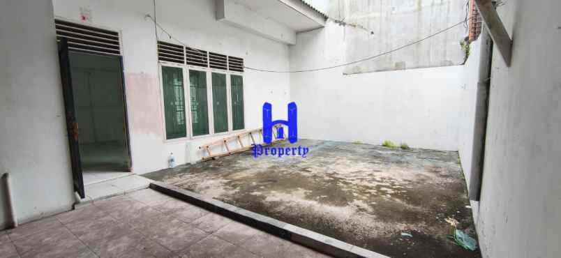 disewakan rumah komplek cemara hijau jalan