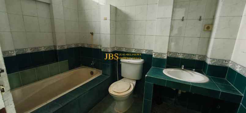 disewakan rumah komplek cemara hijau jalan