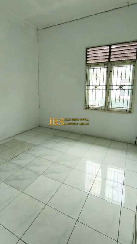 disewakan rumah komplek cemara hijau jalan