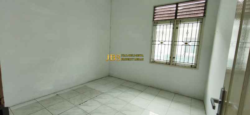 disewakan rumah komplek cemara hijau jalan