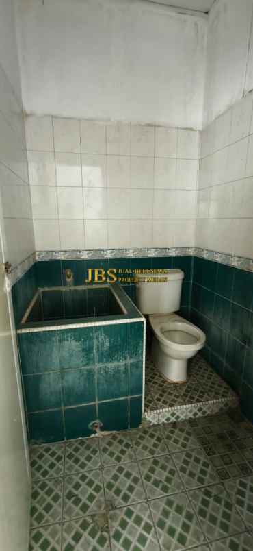 disewakan rumah komplek cemara hijau jalan