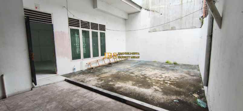 disewakan rumah komplek cemara hijau jalan