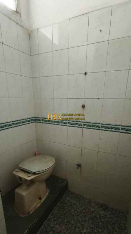disewakan rumah komplek cemara hijau jalan