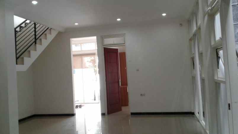 disewakan rumah ngagel wasana