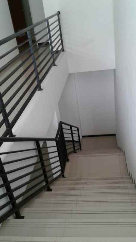 disewakan rumah ngagel wasana