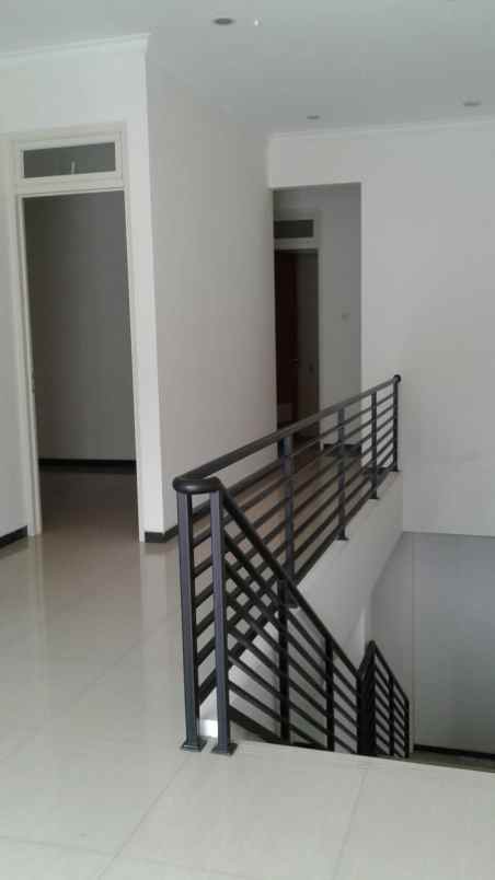 disewakan rumah ngagel wasana