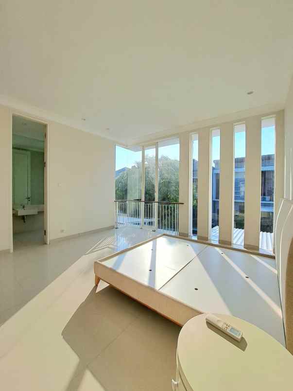 disewakan rumah pakuwon city