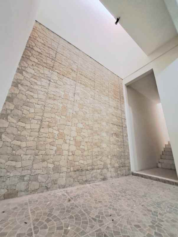 disewakan rumah pakuwon city