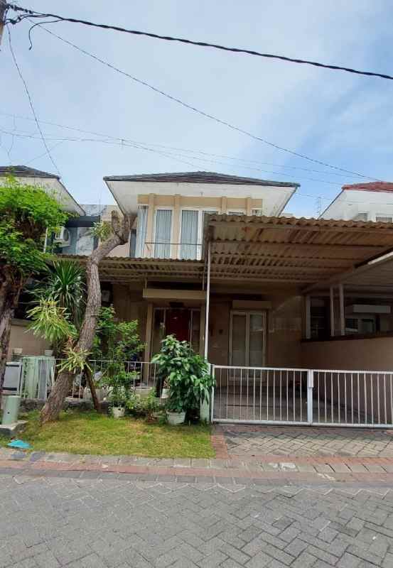 disewakan rumah pantai mentari