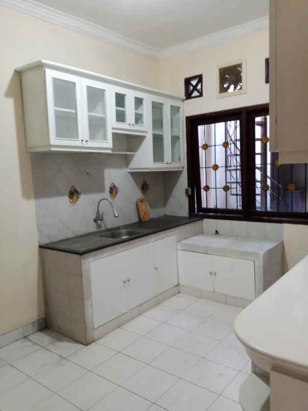 disewakan rumah rawamangun