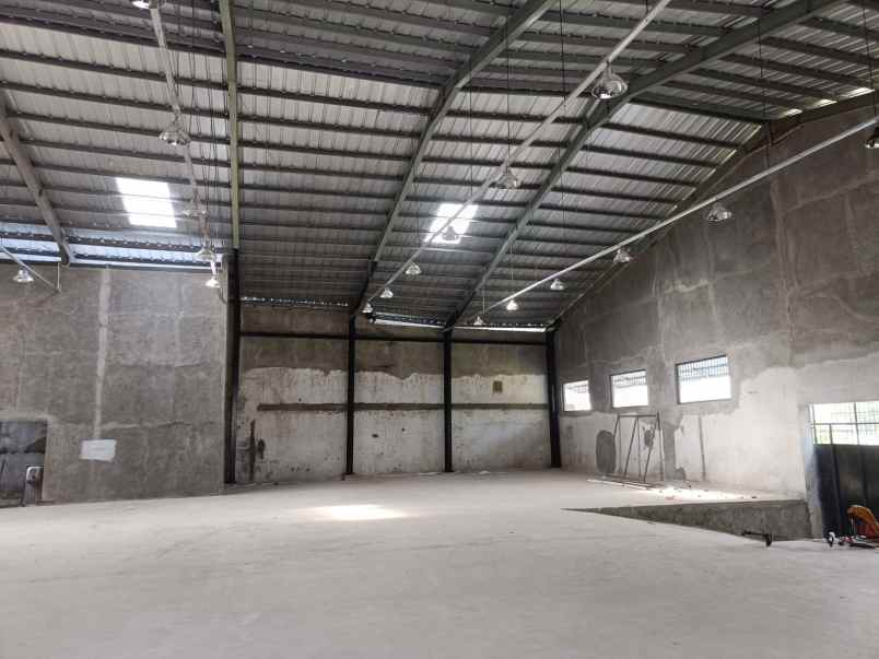 for rent gudang kantor mess wc jalan raya penggilingan