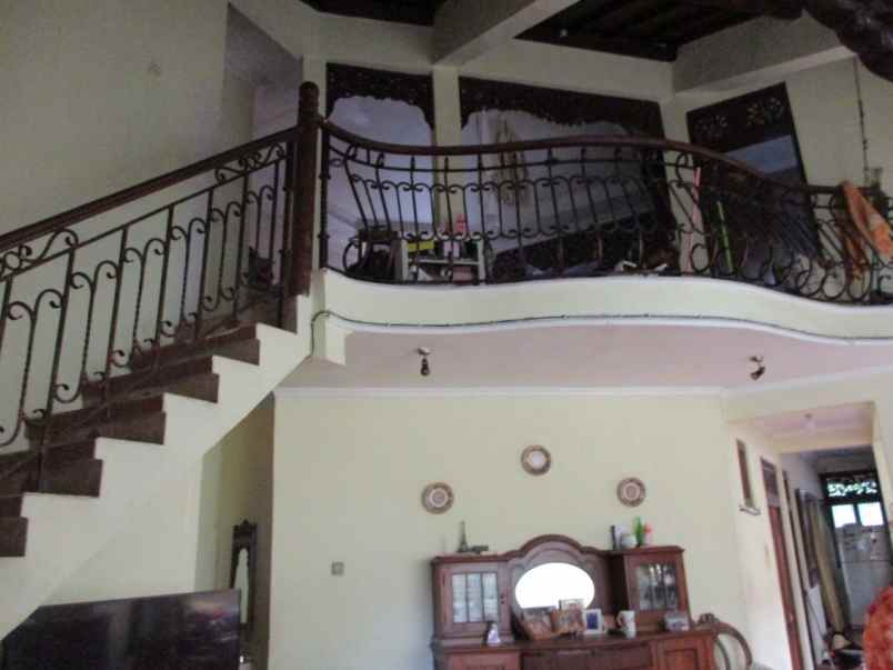 hunian mewah 4 kamar di jalan kaliurang lokasi premium