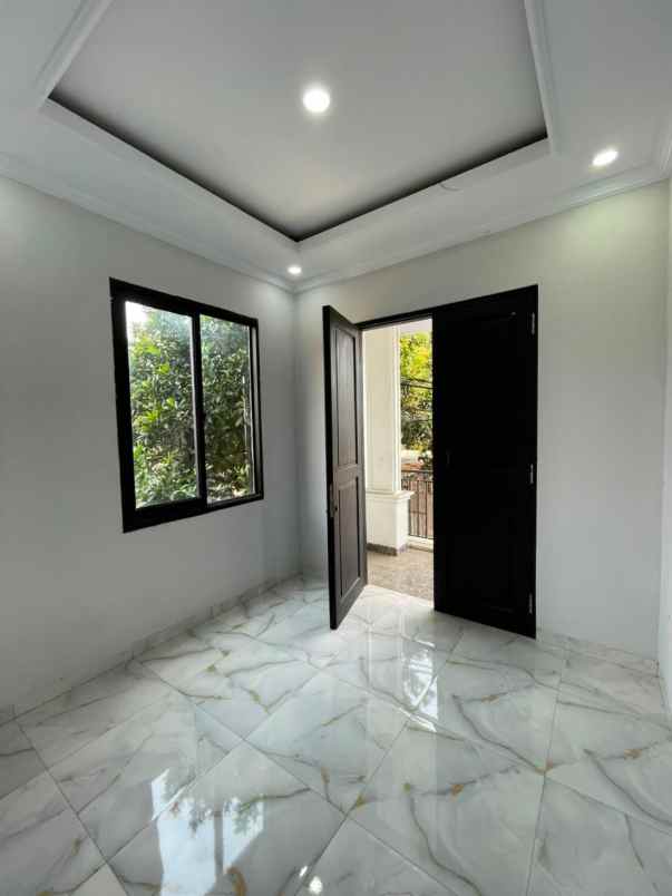jual rumah 4 kt dekat akses jaklinko jagakarsa