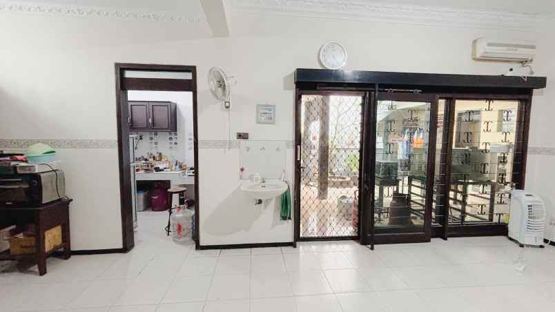 jual rumah manyar hadap timur nego
