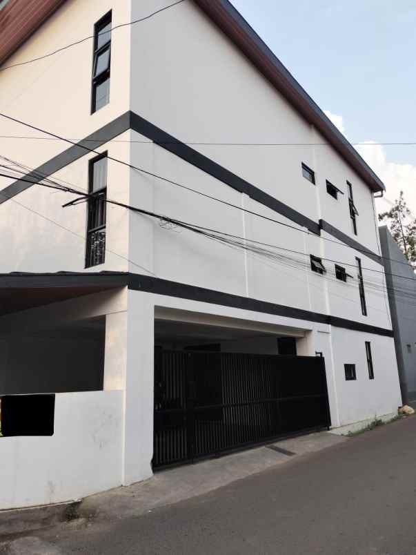 kostan mewah komplek padasuka indah bangunan baru