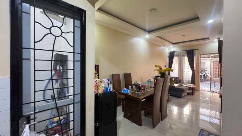 over kredit 130jt rumah 2 lantai di cilodong depok