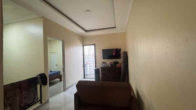 over kredit 130jt rumah 2 lantai di cilodong depok