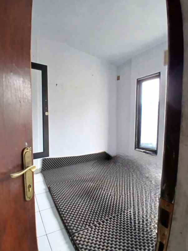 ruko hook siap pakai luas 181m cipinang jakarta timur