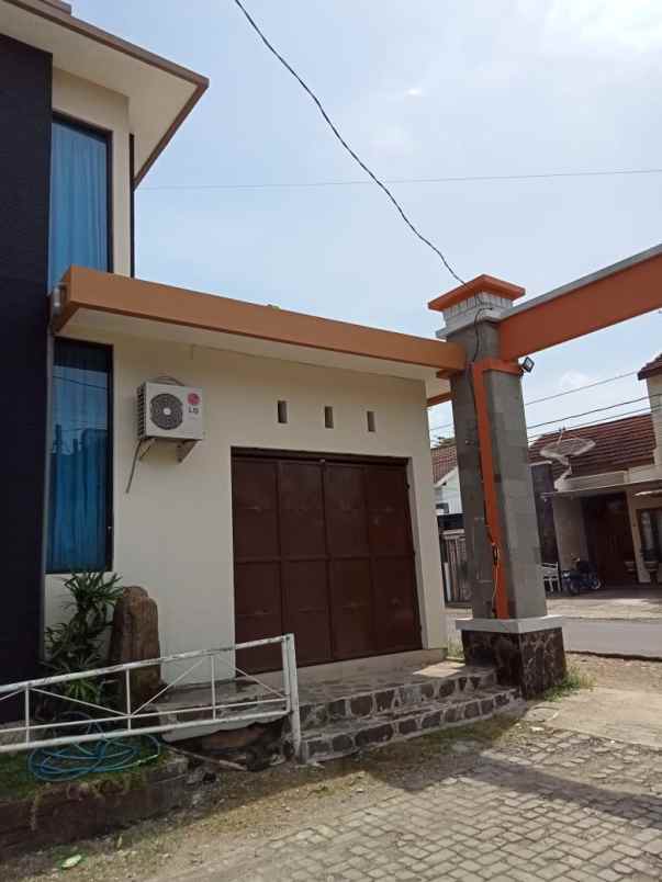 ruko mewah cocok buat hunian dan usaha gambiran pati