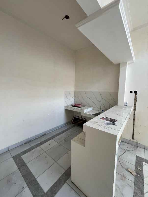 rumah 2 lantai 3 kamar tidur