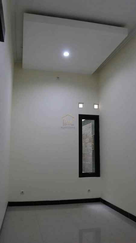 rumah 2 lantai dalam perumahan di kalasan sleman