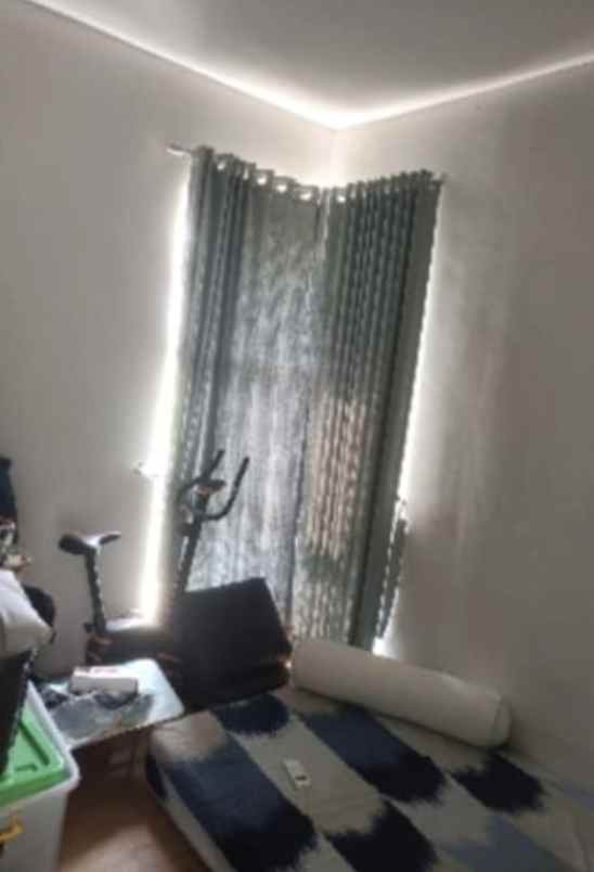 rumah 2 lantai di cluster lavesh harapan indah bekasi