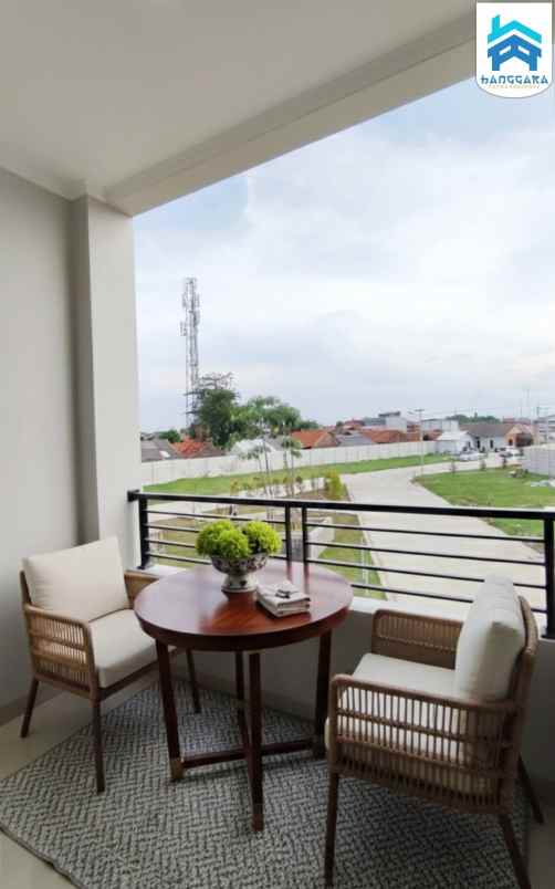 rumah 2 lantai di warung bambu karawang