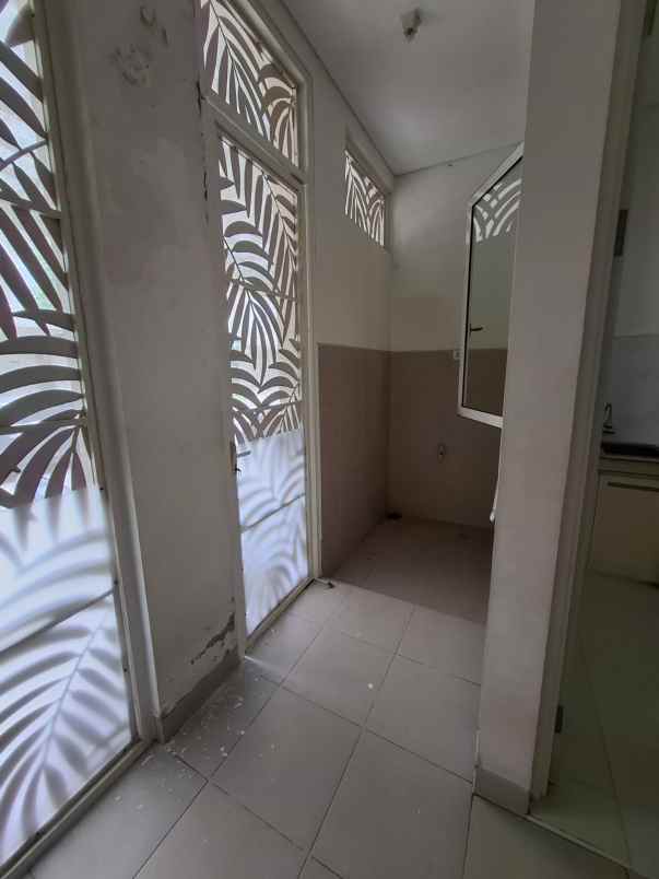 rumah 2 lantai pakuwon city surabaya