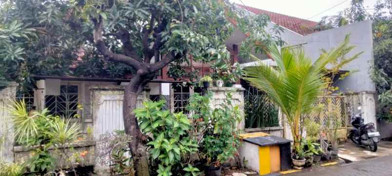 rumah asri di lokasi asri