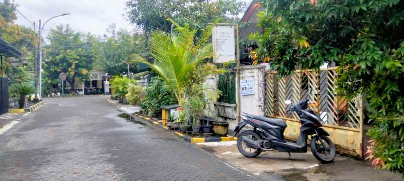 rumah asri di lokasi asri