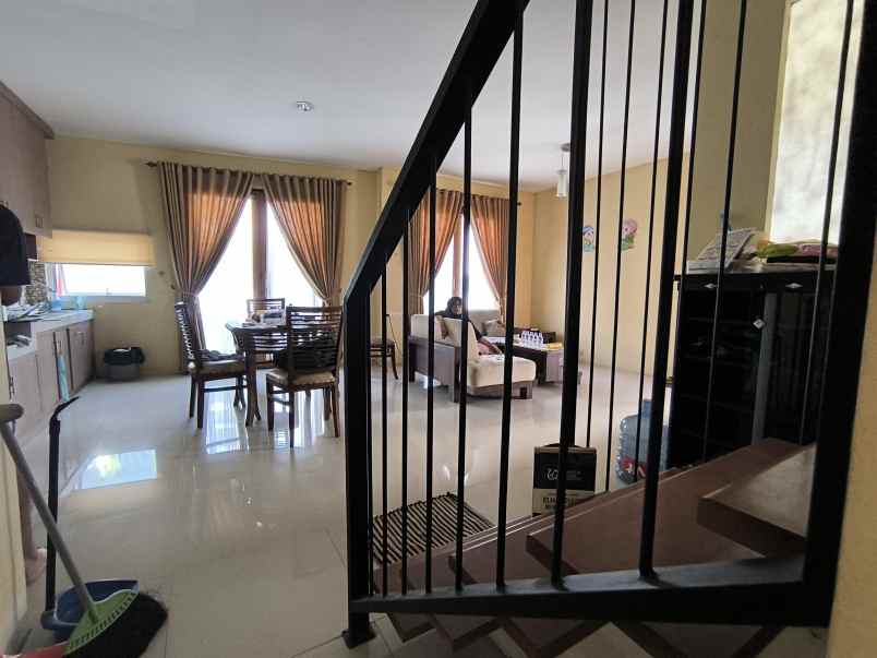 rumah bagus kuldesak di cigadung dago